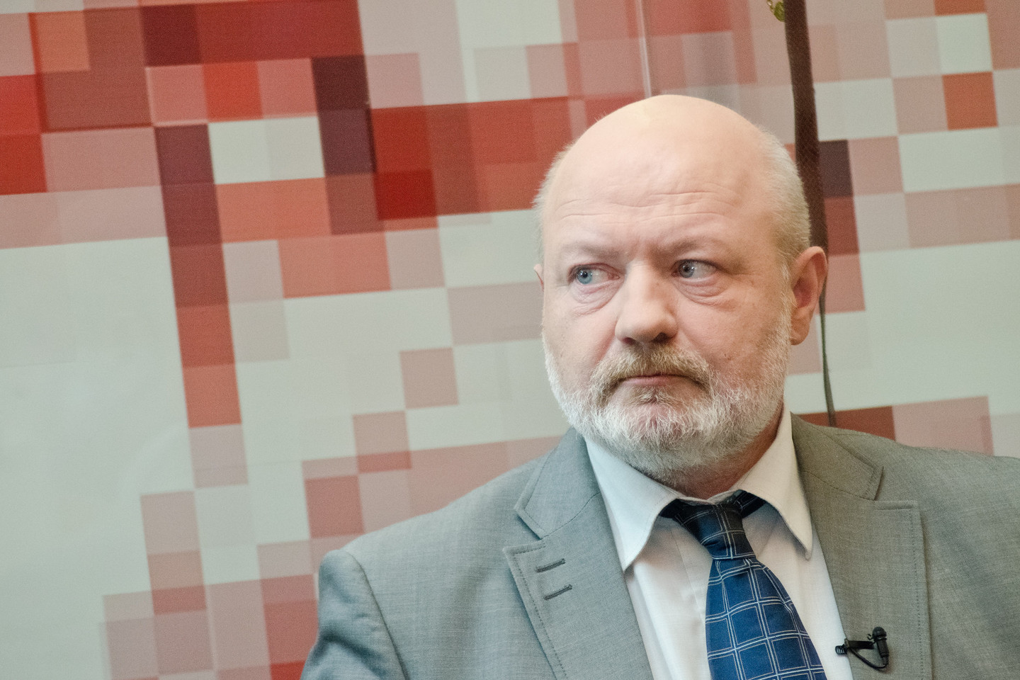 Būtent dėl to, kad V. Baltraitienė yra jo sesuo, E. Gentvilas sakė nedalyvausiantis, jei jo seseriai bus rengiama interpeliacija.