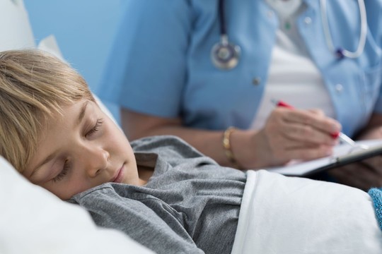 Penkiametis dėl mokyklos slaugytojos klaidos – it po narkotikų