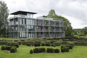 Vos išvydus šį modernų pastatą Vilniuje atvimpa žandikaulis