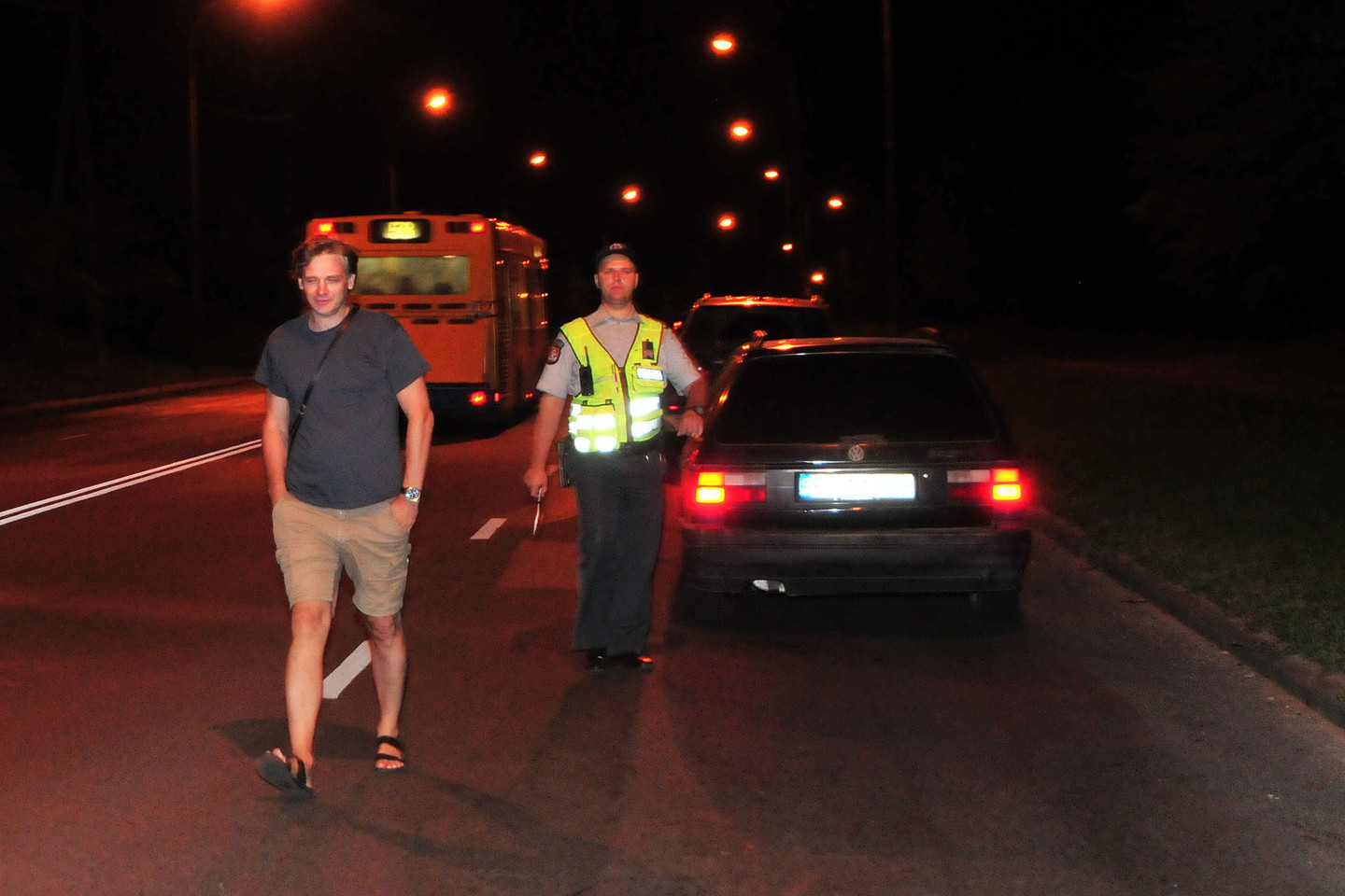 Liepkalnio g. sustabdytas „Mercedes Benz“ vairuotojas nuo penktadienio nebegali vairuoti.<br>A.Vaitkevičiaus nuotr.