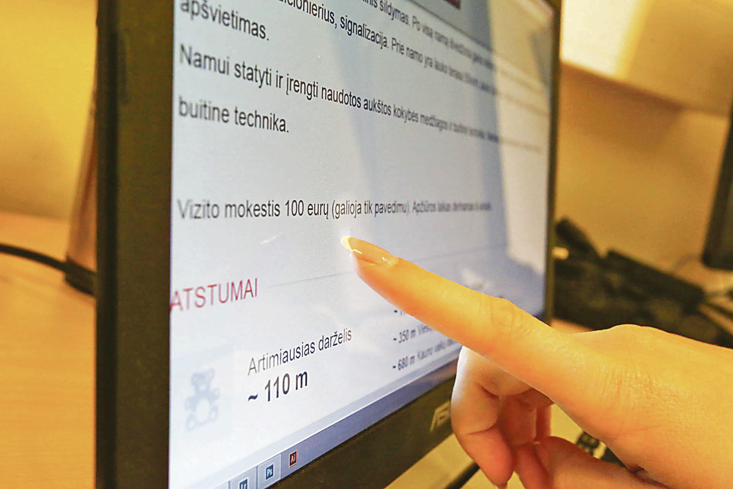 Prašmatnaus namo šeimininkai už pirkėjų apsilankymą buvo nustatę mokestį.