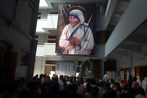 Popiežius Pranciškus paskelbė šventąja Motiną Teresę