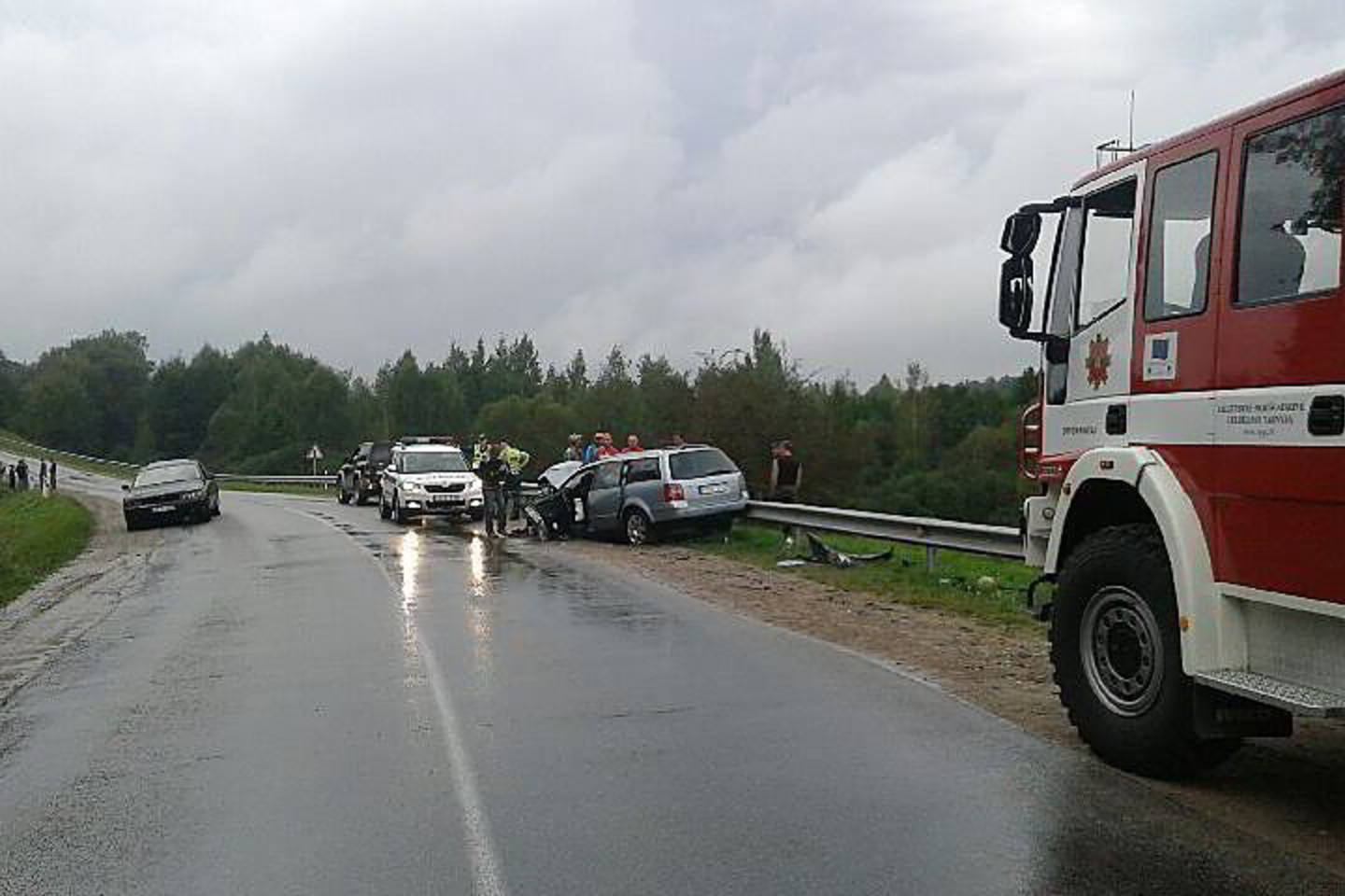 Savaitgalio avarijose žuvo žmogus, 35 buvo sužaloti.