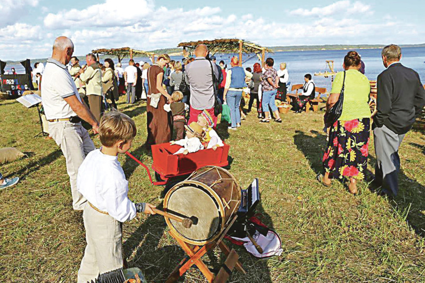 Samylų kultūros centras kasmet rengia šventę „Pėdos marių dugne“.