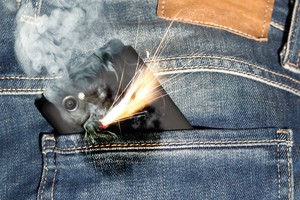 Kodėl telefonai užsidega ir sprogsta?