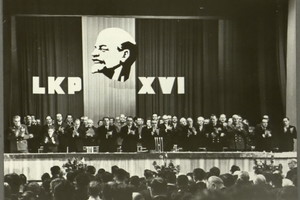 Antano Sniečkaus albumuose – sovietinės Lietuvos propaganda (2)