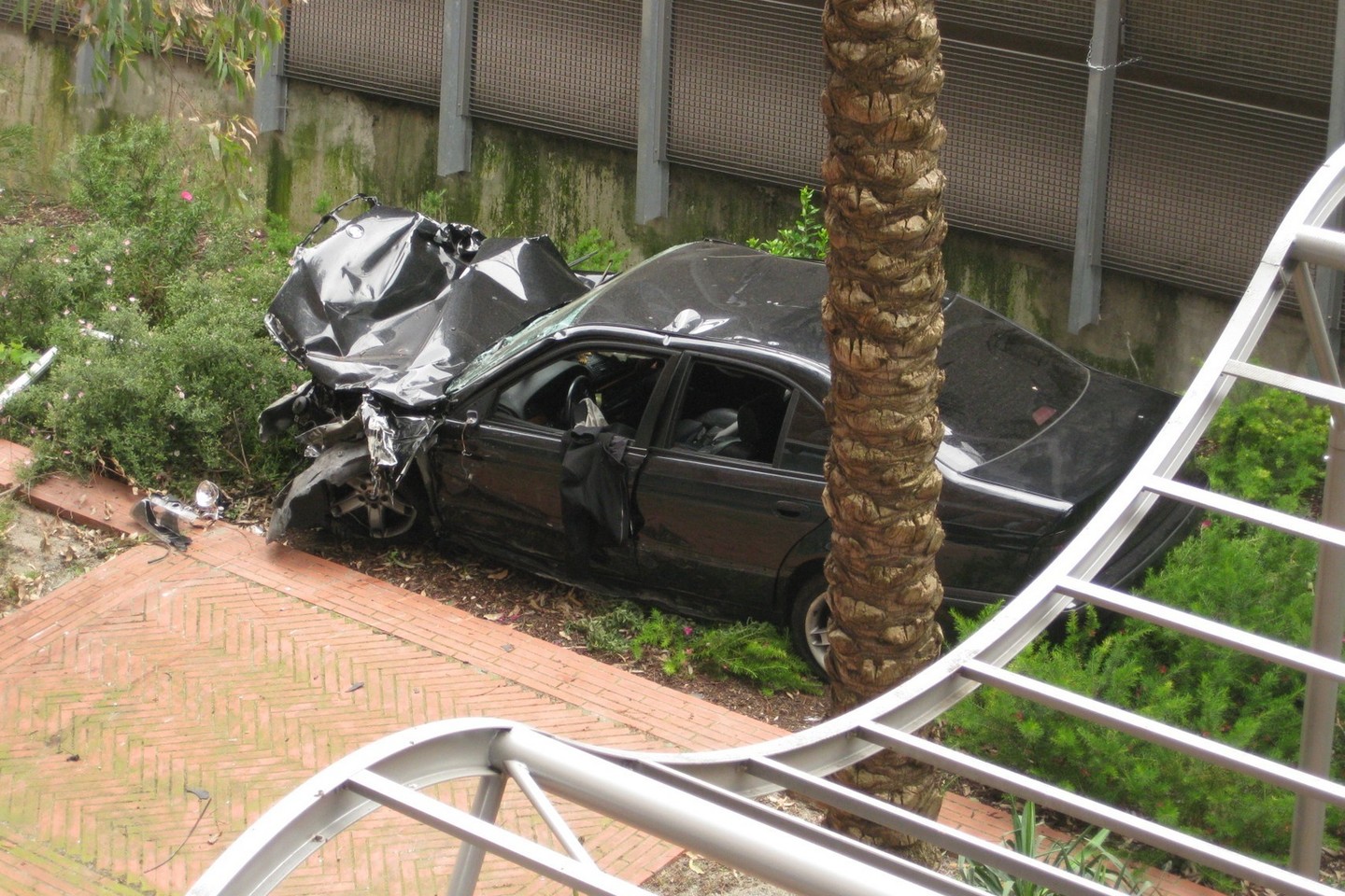 Beprotiškiausios automobilių avarijos nustebins ir visko mačiusius vairuotojus.<br>tlscassoulet/Flickr.com nuotr.