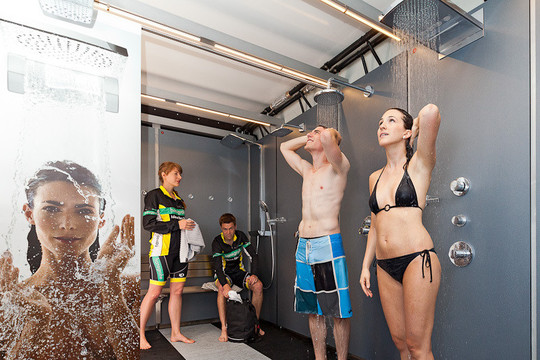 Maratono bėgikams – perdarytas sunkvežimis su originaliu priedu