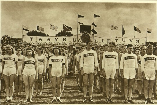 Antano Sniečkaus albume – naujo sovietinio žmogaus kūrimas (4)