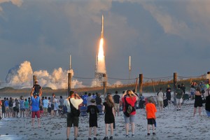NASA paleido pirmąjį zondą, kuris pargabens asteroido mėginių