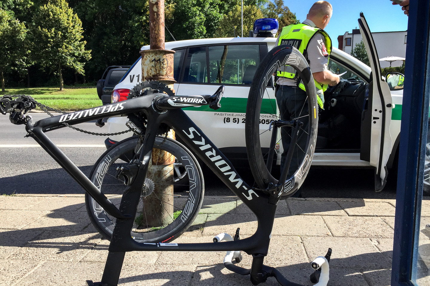 Net ir po avarijos žinomas verslininkas dviračio nežada atsisakyti.<br>V.Ščiavinsko nuotr.