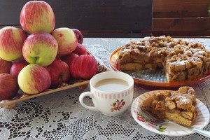 Niekada neatsibostanti klasika – obuolių pyragas „Šarlotė“