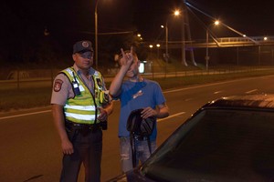 Reidas naktį Vilniuje: girti vairuotojai ir taksistas be teisių