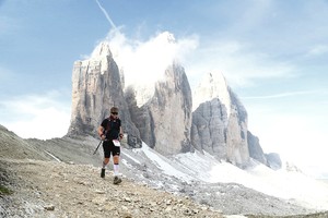 120 kilometrų kalnuose įveikęs atletas į maratoną ima ir knygą