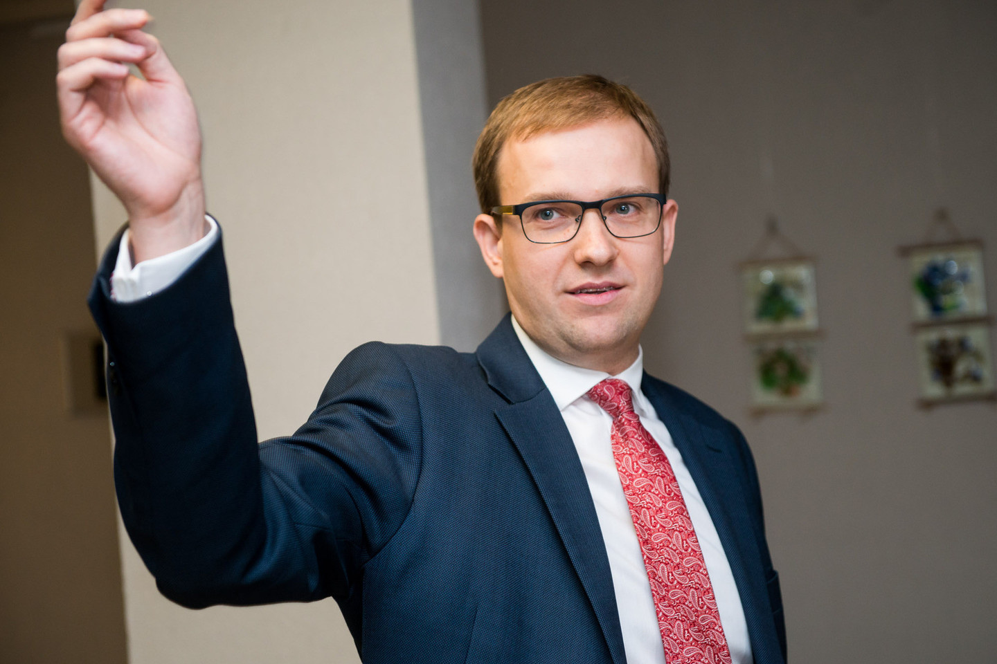 Vyriausioji rinkimų komisija (VRK) sulaukė prokurorų prašymo panaikinti kandidato į Seimo narius „darbiečio“ Vytauto Gapšio teisinę neliečiamybę.