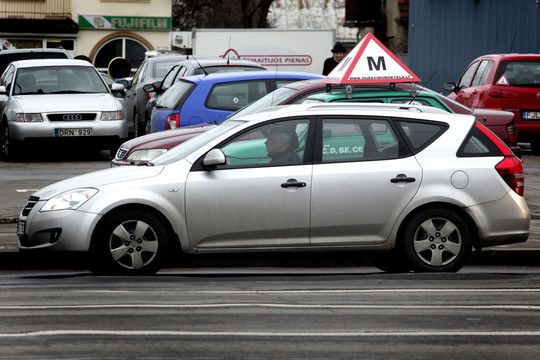 Vairavimo mokykla perpildė kauniečio kantrybę: „Kas čia vyksta?“