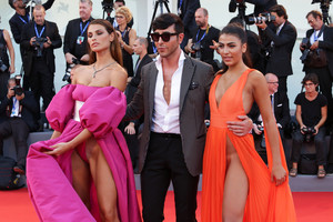 Venecijos festivalis: nuogybių skandalai, kanibalai ir abejonės