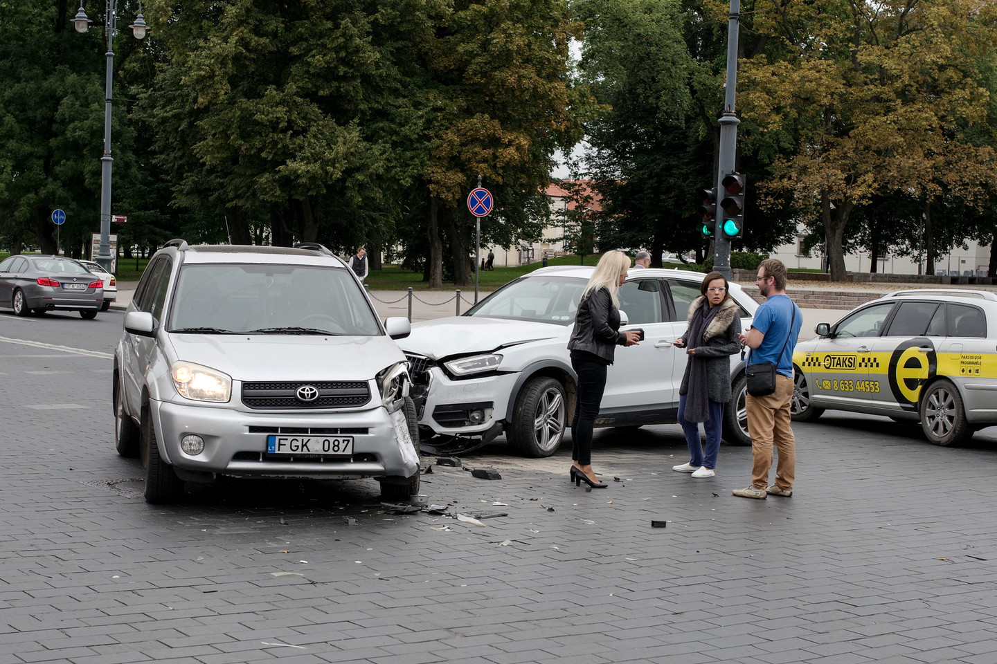 Nedidelė avarija Vilniaus širdyje kurį laiką trikdė eismą.