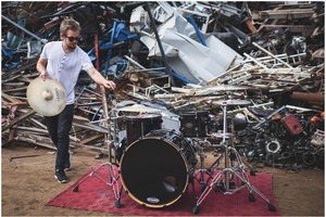 „Monkey Tank“ pristato naują klipą: lyriškumui atsirasti „Naujų pupyčių“ neprireikė