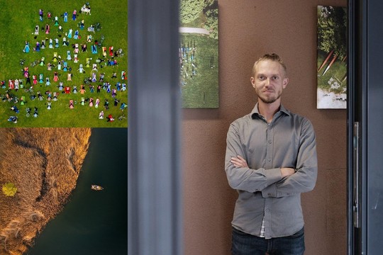 Lietuvą garsinantis fotografas Karolis Janulis surengė parodą namų laiptinėse