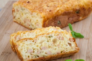 Pyragas su sūriu ir kumpiu: svečiai gyrė ir lygino su pica