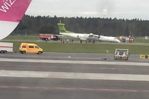 Rygoje – avarinis lėktuvo tūpimas, skrydžiai nukreipti į Vilnių ir Kauną