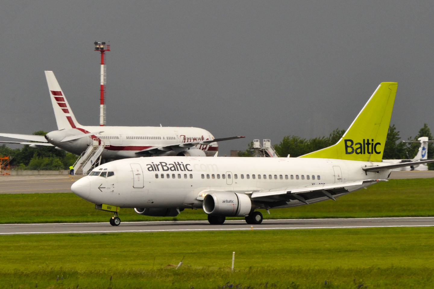 Šeštadienio rytą Rygos oro uoste avariniu būdu leidosi kompanijos „AirBaltic“ lėktuvas.