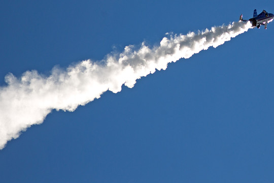 Neįtikėtina: žmogus-raketa pakartojo savo didvyrio triuką