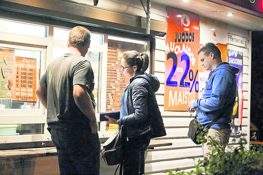 Vietos, kur naktimis alkį malšina naktibaldos