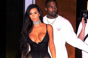 Kim Kardashian jau matėme nuogą, bet ji ir vėl rado kaip priblokšti
