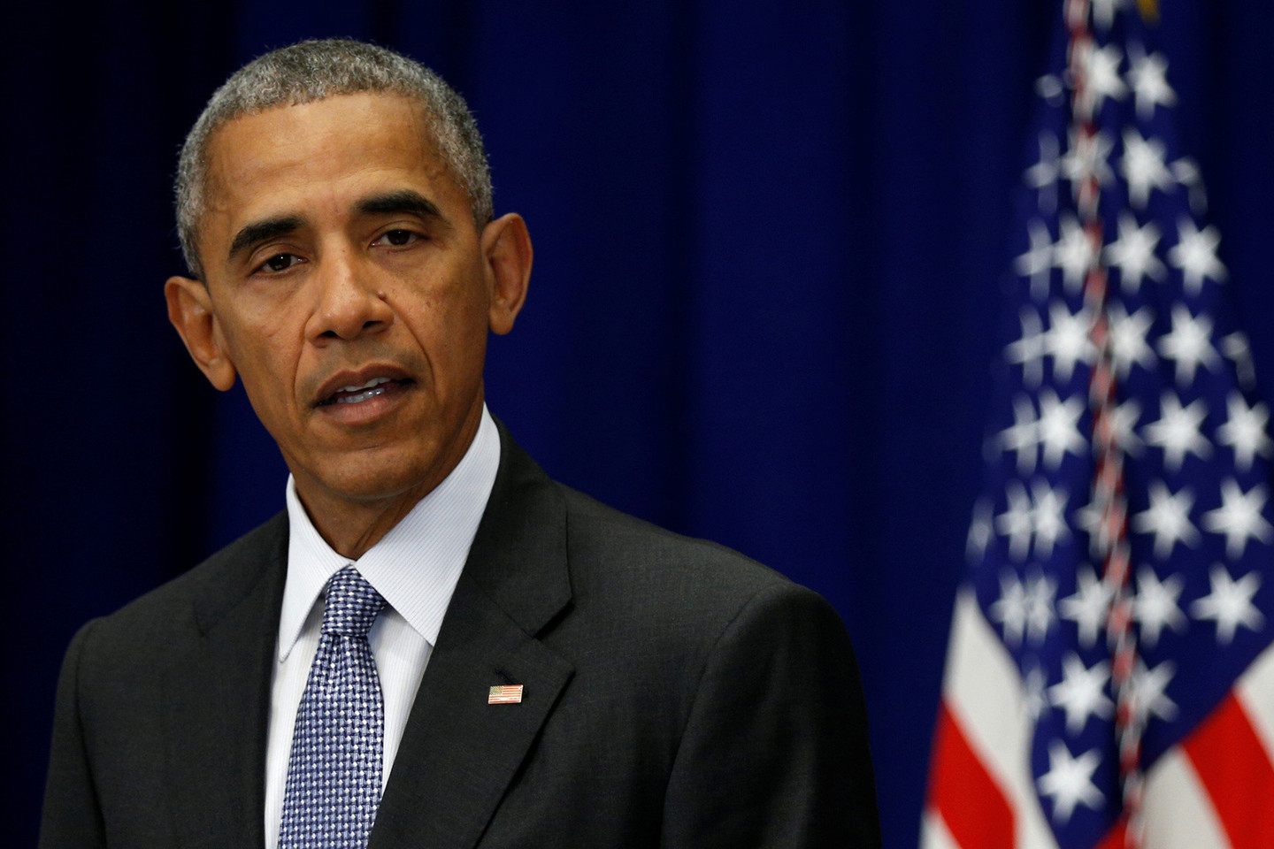 B.Obama paragino amerikiečius „nepasiduoti baimei“.