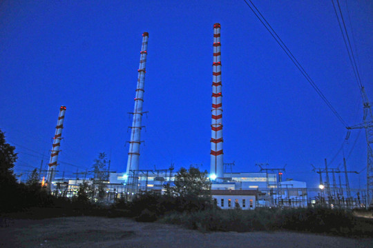 Padidėjęs elektros importas sumažino jos kainą Lietuvoje