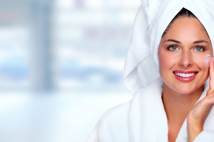 Aknė: galbūt klystate gydydami spuoguotą odą?