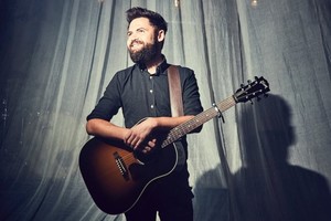 Atlikėjas Passenger užbūrė festivalio „Apple Music“ publiką