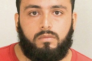 Įtariamasis dėl išpuolių JAV jau anksčiau garbino teroristus