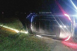 Vagių kelionė svetimu visureigiu baigėsi griovyje