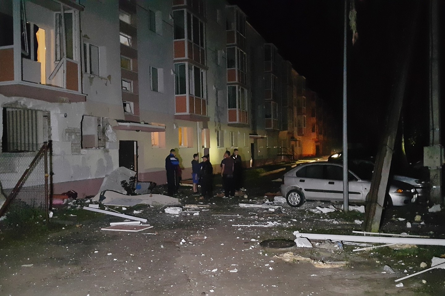 Sprogimo metu buvo apgadintas ne vienas butas.