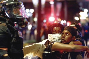 Juodaodžio mirties įkaitinta Šarlotė niekaip nerimsta