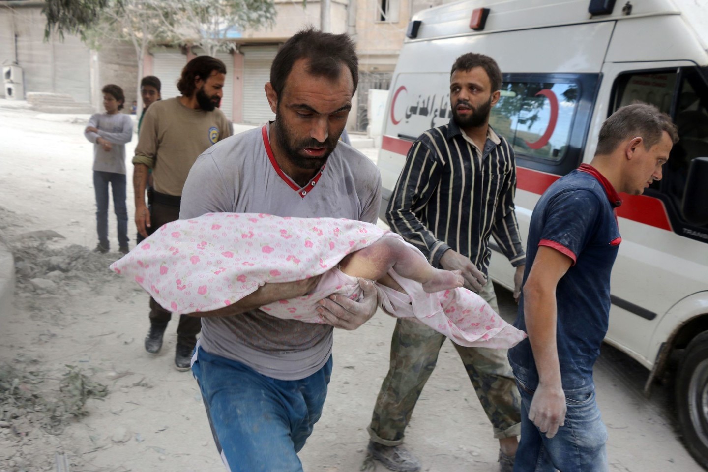 Naujausia bombų kruša Sirijos Alepo mieste pražudė beveik 30 civilių.
