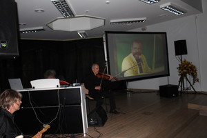 „Anapilyje“ vėl dainavo Vytautas Kernagis