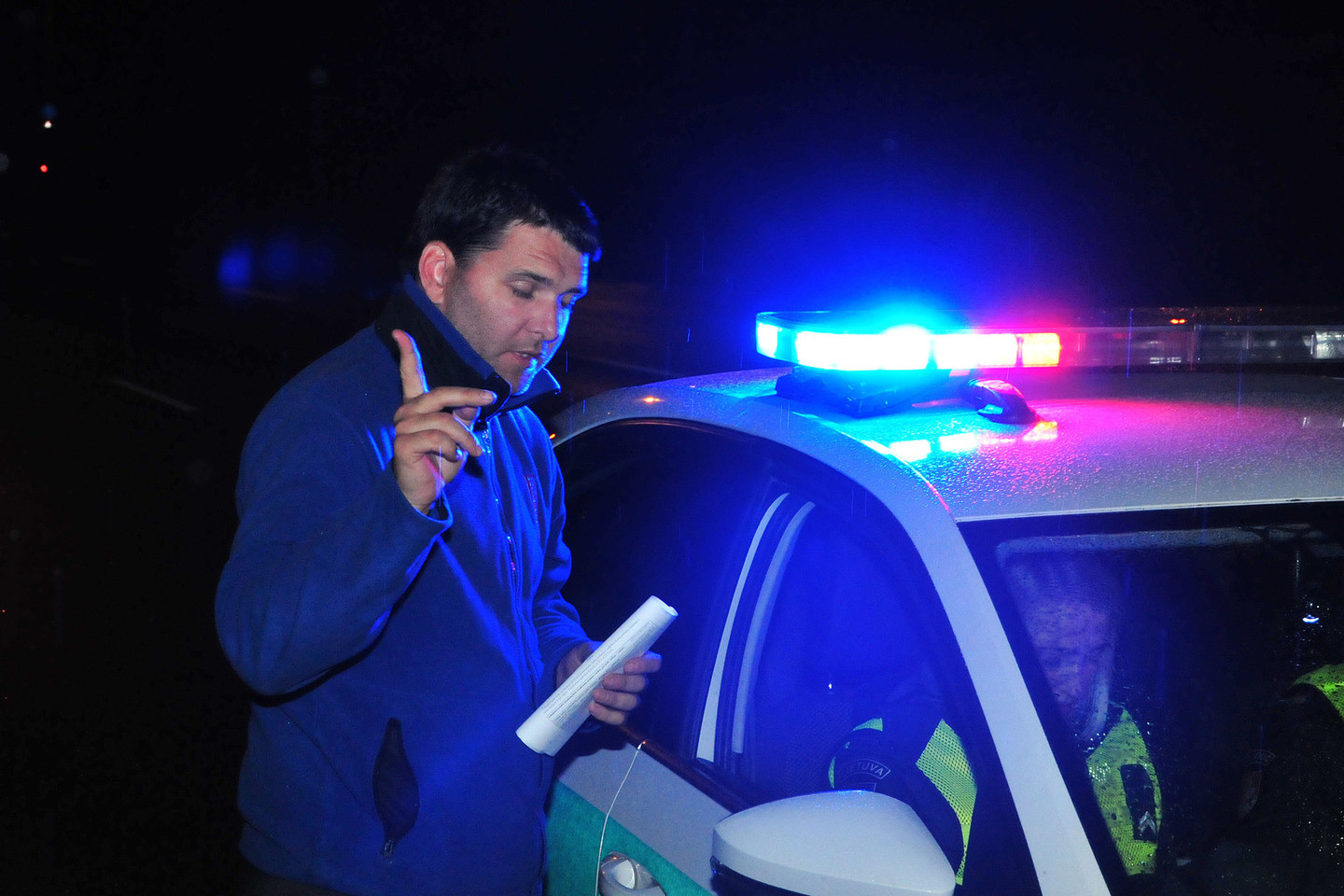 1,61 prom. pripūtęs „VW Sharan“ vairuotojas grasino teismais ir patarė „neužsirauti“.<br>A.Vaitkevičiaus nuotr.