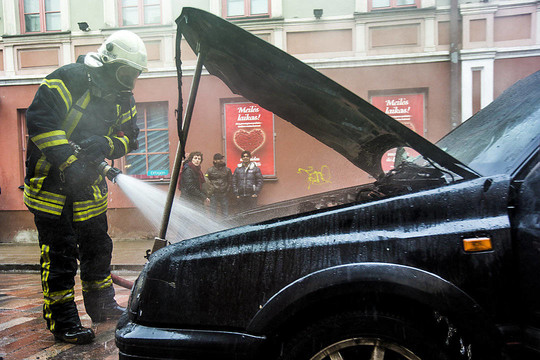 Mažeikių rajone degė automobilis