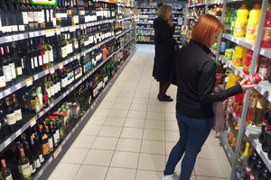 Kasdien – 40 tūkst. nenupirktų degtinės butelių. Gal lietuviai nustojo gerti?