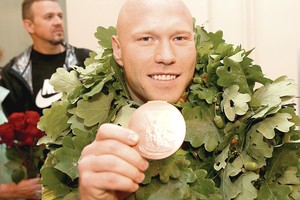 Sunkiaatletis Aurimas Didžbalis neturi laiko ieškoti merginos