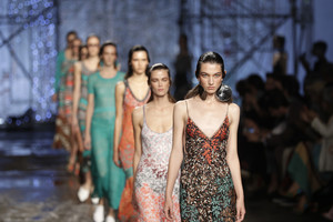 Milano mados savaitė: „Missoni“ žavėjo paprastumu