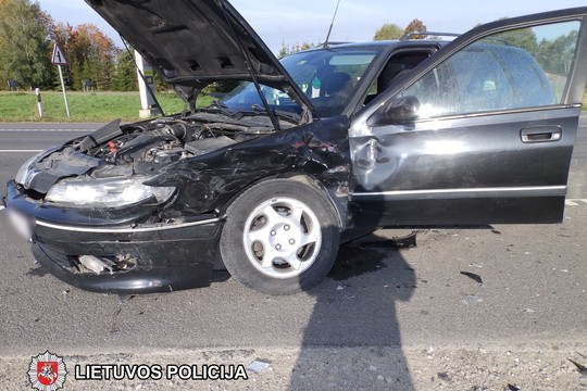 Magistralėje prie Marijampolės neatidi vairuotoja sukėlė avariją