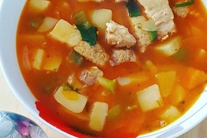 Česnakinė kaukazietiška sriuba: žvarbią dieną nėra nieko geriau