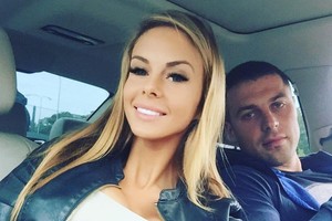 Gražuolės S. Kateivaitės mylimasis skriejo 260 km/val, bet baudos negaus