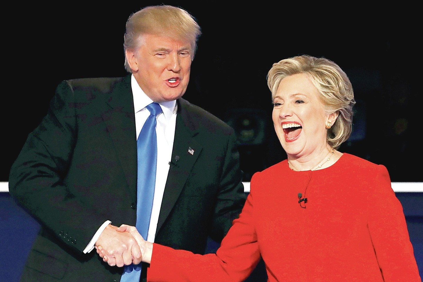 H.Clinton ir D.Trumpas susikovė debatuose, kurie turės daug įtakos neapsisprendusiems rinkėjams. Politikų dvikovą žmonės stebėjo ir namuose, ir mieste.