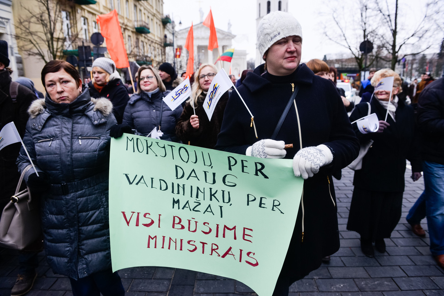 Švietimo ir mokslo šakos kolektyvinės sutarties projektas Vyriausybei jau buvo pateiktas, tačiau rugsėjo 19 d. jis grąžintas Švietimo ir mokslo ministerijai.